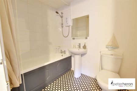 Gray Court, Hendon, Sunderland, Tyne & Wear, SR2 8DU - Photo 3