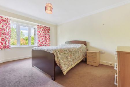 2 bedroom ground floor flat to rent - Photo 5