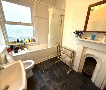 5 bedroom maisonette to rent - Photo 1