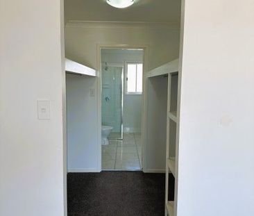 3 Bedroom, 2 Bathroom Townhouse - Photo 4