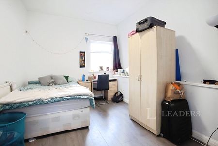 4 bedroom apartment to rent Wilmslow Road, Manchester, M14 - Photo 5