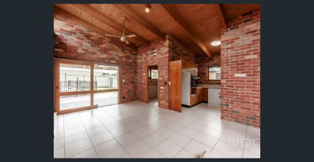 Family home, Ideal location! - Photo 3