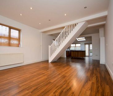 2 bed House - End Terrace for Rent - Photo 3