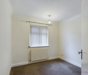 2 bedroom semi-detached bungalow to rent - Photo 4