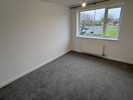 3 bedroom end of terrace house to rent - Photo 3