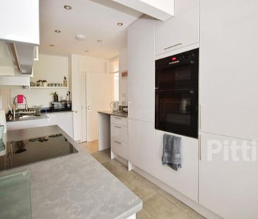 3 bedroom detached bungalow to rent - Photo 6