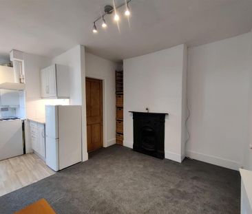 3 bedroom maisonette to rent - Photo 5