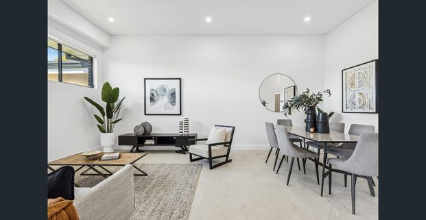 Modern family townhouse ensures space and convenience - Photo 1