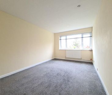2 bedroom maisonette to rent - Photo 2