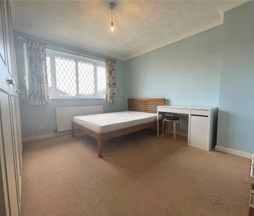 Marianne Road, Poole, Dorset, BH12 - Photo 4