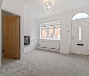 3 bedroom end of terrace house to rent - Photo 3