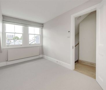 A beautiful five bedroom house on Balliol Road - Photo 6