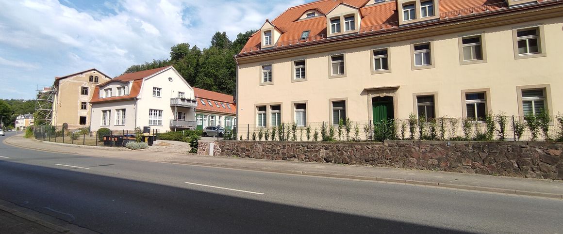 ***Charmanter Altbau, gemütlicher Grundriss, Einbauküche, Bad mit Fenster, Außenstellplatz*** - Photo 1