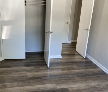 19 Queen Street, Barrie - Photo 1