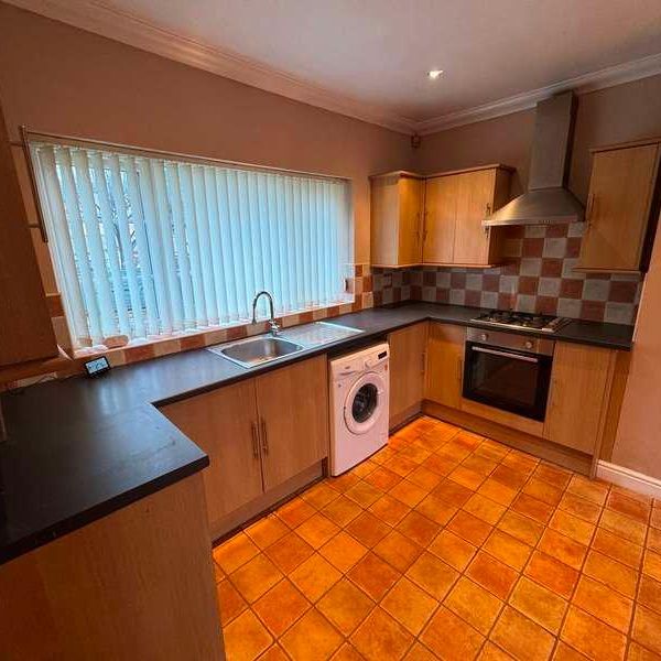 West Avenue, Woodlands, Doncaster, DN6 - Photo 1
