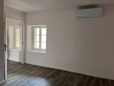 Location Appartement 4 pièces 107m² BRIOUDE 43100 - Photo 2