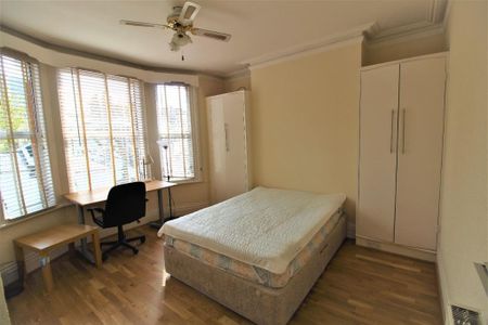 5 bedroom terraced house to rent - Photo 2