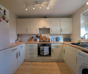 2 bedroom terraced house to rent - Photo 4