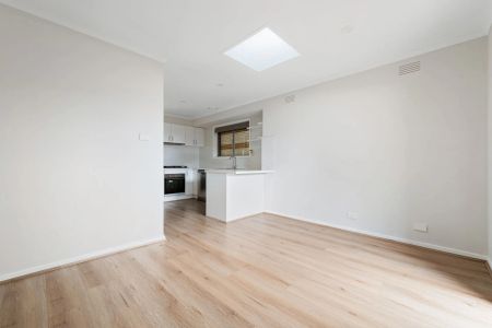 The Perfect Blend of Comfort, Style and Location - Photo 5