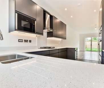 5 bedroom detached house to rent - Photo 4