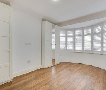 4 bedroom semi-detached house to rent - Photo 4