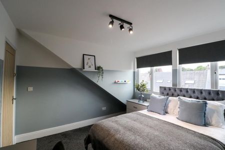 4 bedroom terraced house to rent - Photo 5