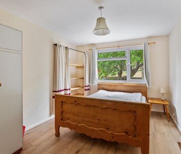 Generous Mid Terrace Family Home, 3 bed to let in Frome - Photo 6