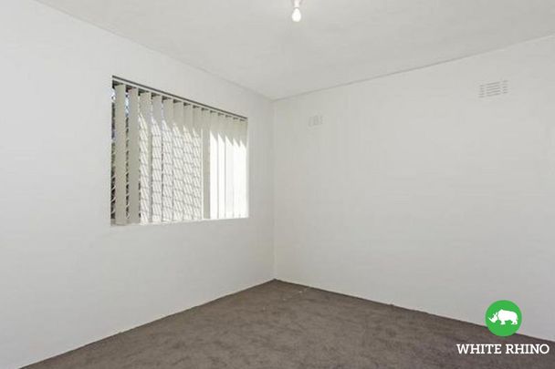 1/9 Macquoid Street, Queanbeyan - Photo 1