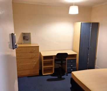 4 bedroom terraced house to rent - Photo 1