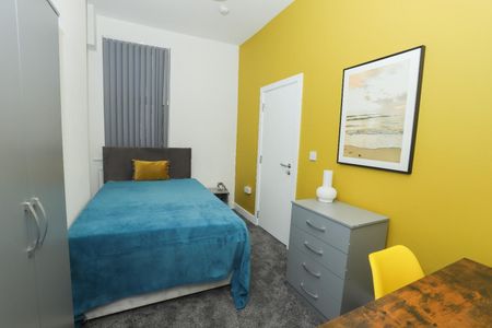 5 bedroom House To Let Total Size: 1131 SQ FT - Photo 5