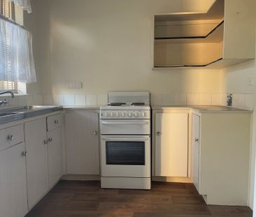 "Living at Weeroona" - Photo 5