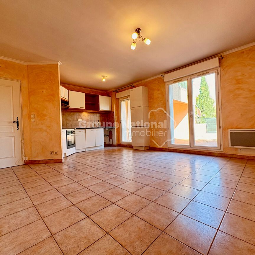 A LOUER Appartement 2 chambres de 62m2 avec terrasse, cellier et parking, - Photo 1