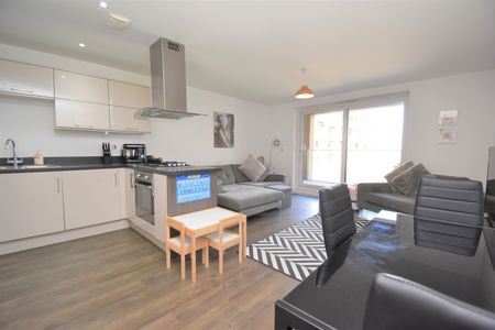 Watson Heights, Chelmsford, Essex, CM1 1AG - Photo 2