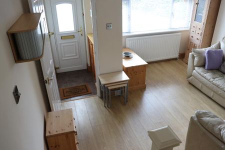 1 bedroom semi-detached house to rent - Photo 2