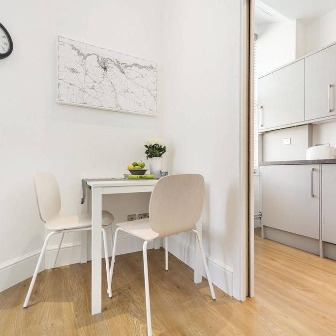 Studio to rent - Photo 1