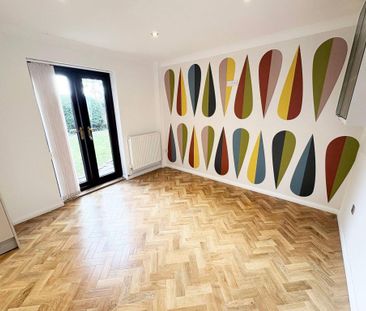 4 bedroom detached house to rent - Photo 2