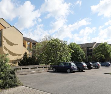 Familienfreundlich 3-Zimmer-Wohnung mit einer Loggia // 1.OG links - Foto 1