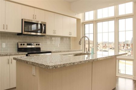 For Lease - 15 Whitaker Way Unit# 423, Whitchurch-Stouffville, Ontario - Photo 3