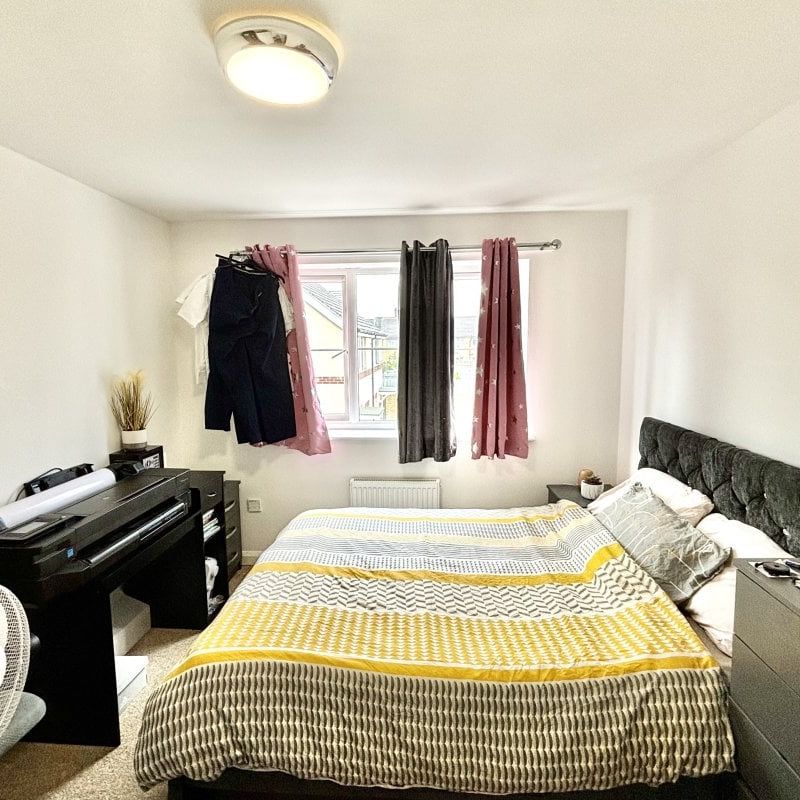 21 Rathbone Crescent - Photo 1