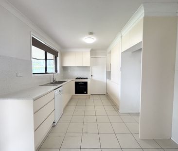 Stylish Family Home in a Peaceful St Helens Park Pocket - Photo 5