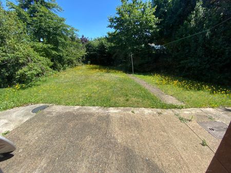 Springfield Road, Ashford - Photo 2