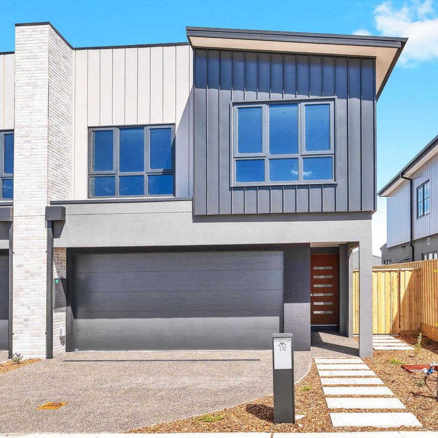 Brand-New Modern Family Home in Prime Sunbury Location - Photo 1