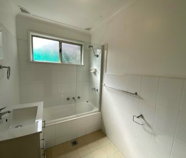 3 Bedroom Home With Study Opposite Public School - Photo 3