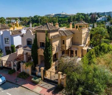 Alquiler de casa o chalet independiente en Urbanización la Alzambra... - Photo 2