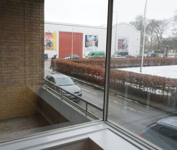 71 m² med nyere køkken, badeværelse og hele 2 altaner - Photo 1