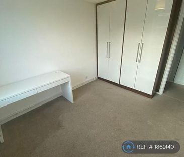 3 bedroom flat to rent - Photo 3