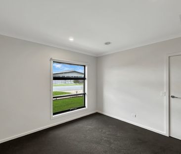 27 Newbridge Boulevard, Wallan, Vic 3756 - Photo 6