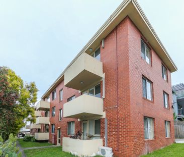 North Facing Apartment With Great Views. - Photo 3