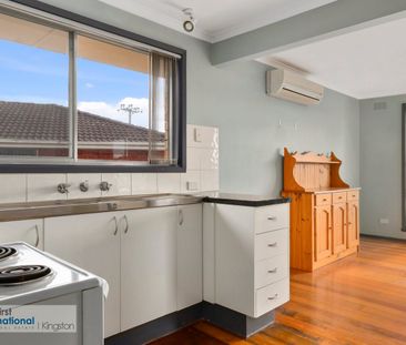 Central Family Home - Photo 3