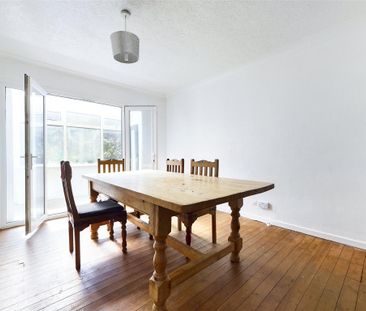 4 bedroom semi-detached house to rent - Photo 5